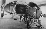 Avio Noratlas sendo carregado com um Fiat G91 () desmontado