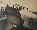 1O tenente Paiva Simes junto ao SPAD VII C.1, n 8, no campo de aviao do GEAR na Amadora, em 1920.